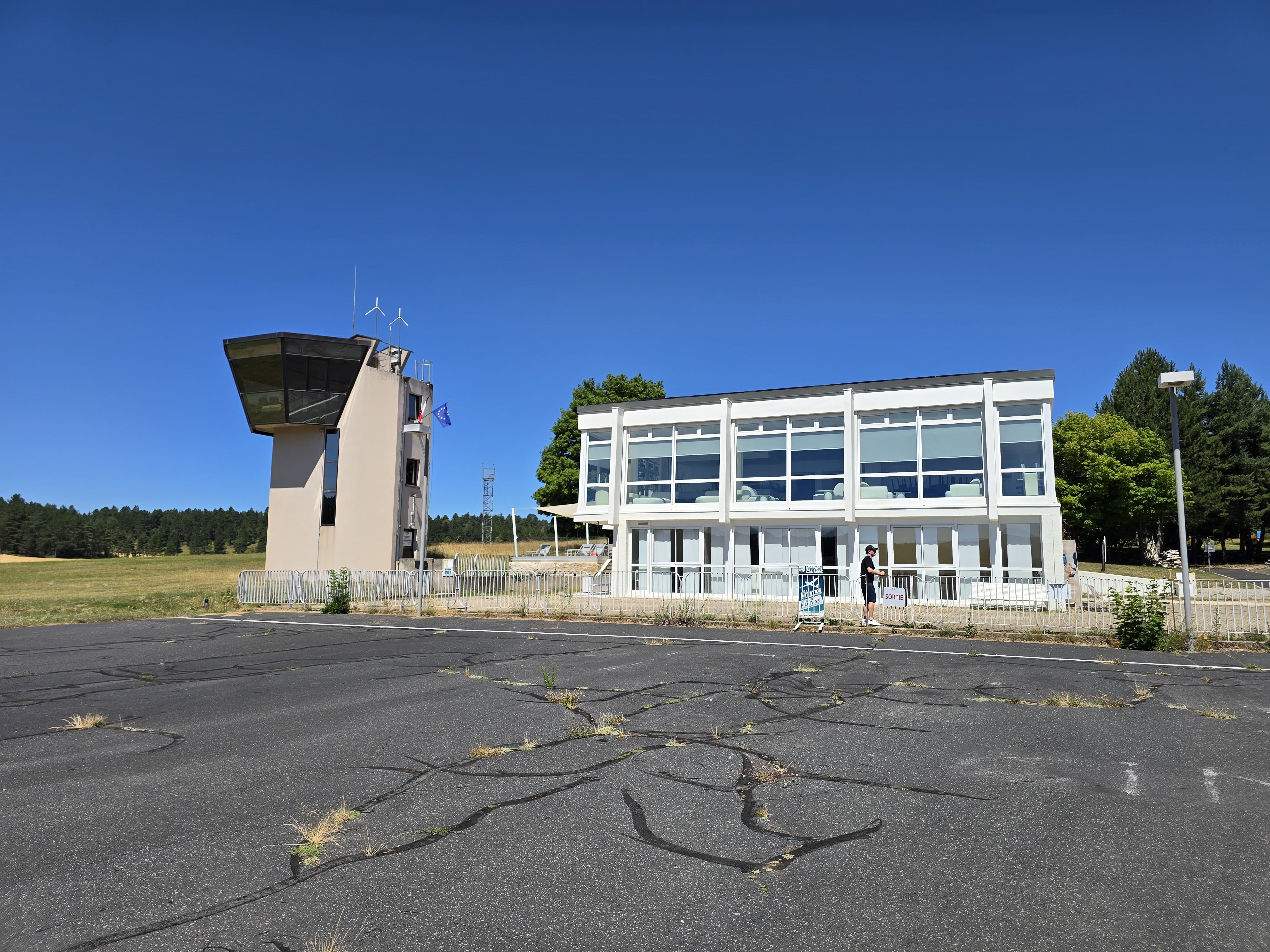 The tower and the deserted restaurant ata LFNB.